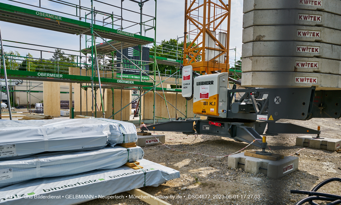 01.06.2023 - Neue Holzwände für das Haus für Kinder in Neuperlach in München